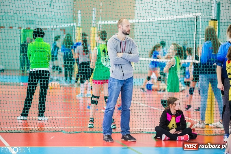 Zdjęcie w galerii na portalu naszraciborz.pl: Turniej Piłki Siatkowej Młodziczek o Puchar Starosty Raciborskiego wiadomości z regionu