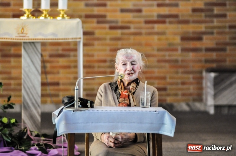 Zdjęcie w galerii na portalu naszraciborz.pl: Nie zadawajcie się z miernotą. Dążcie do świętości. Dr Wanda Półtawska w Raciborzu wiadomości z regionu