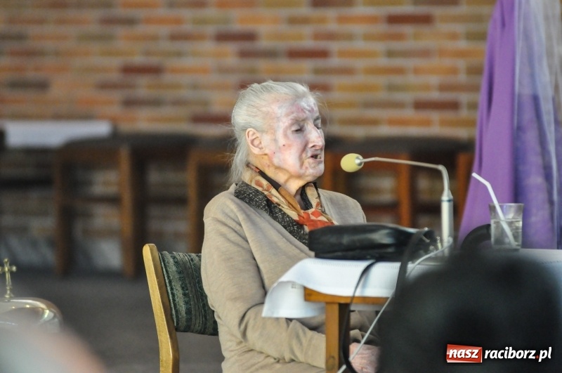 Zdjęcie w galerii na portalu naszraciborz.pl: Nie zadawajcie się z miernotą. Dążcie do świętości. Dr Wanda Półtawska w Raciborzu wiadomości z regionu