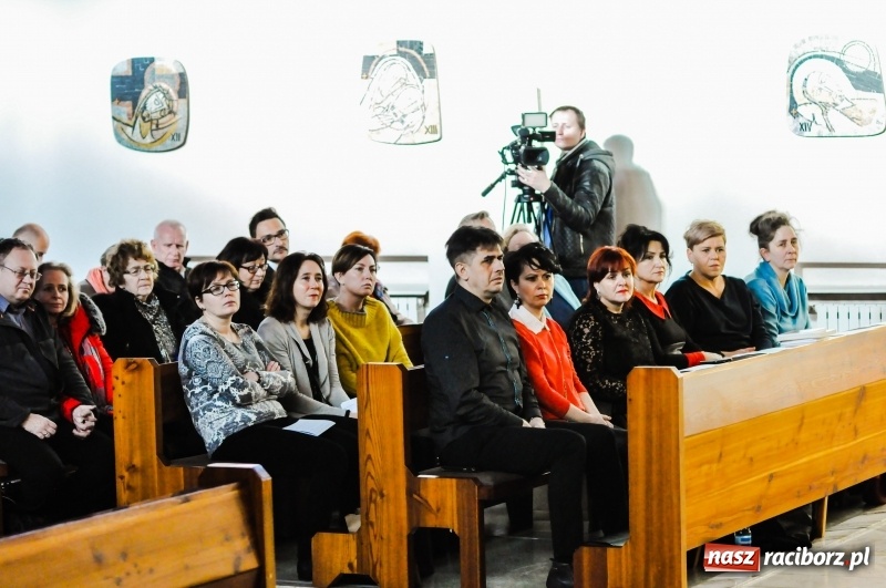 Zdjęcie w galerii na portalu naszraciborz.pl: Nie zadawajcie się z miernotą. Dążcie do świętości. Dr Wanda Półtawska w Raciborzu wiadomości z regionu