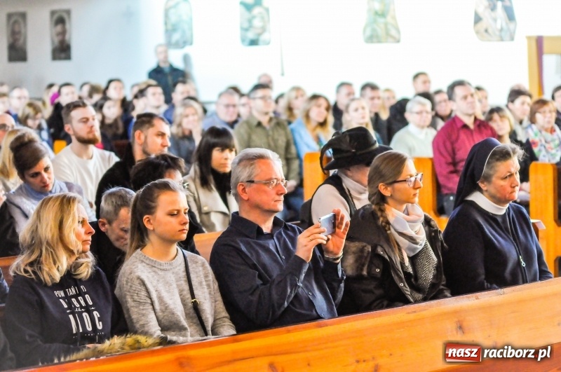 Zdjęcie w galerii na portalu naszraciborz.pl: Nie zadawajcie się z miernotą. Dążcie do świętości. Dr Wanda Półtawska w Raciborzu wiadomości z regionu