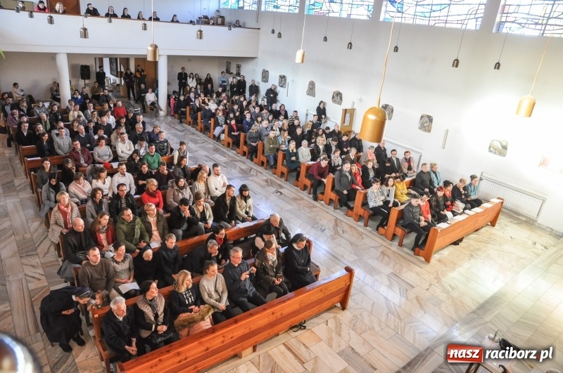 Zdjęcie w galerii na portalu naszraciborz.pl: Nie zadawajcie się z miernotą. Dążcie do świętości. Dr Wanda Półtawska w Raciborzu wiadomości z regionu