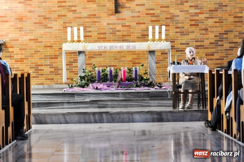 Zdjęcie w galerii na portalu naszraciborz.pl: Nie zadawajcie się z miernotą. Dążcie do świętości. Dr Wanda Półtawska w Raciborzu wiadomości z regionu