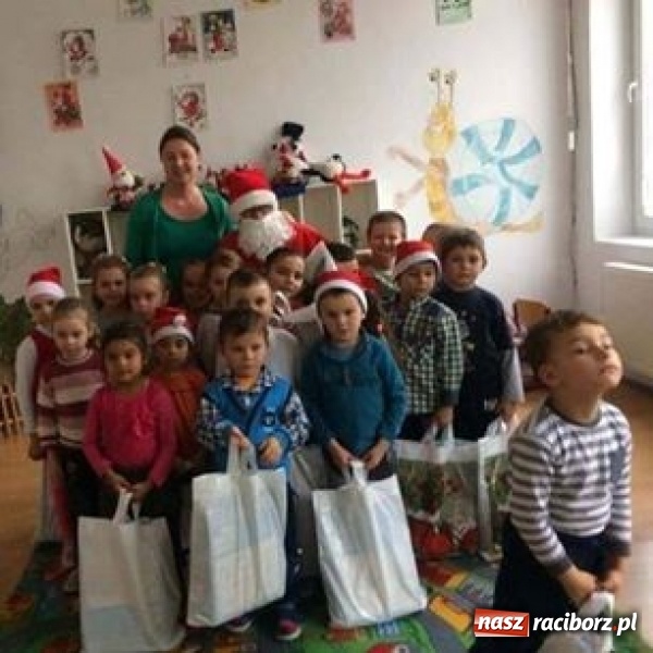 Zdjęcie w galerii na portalu naszraciborz.pl: Dary z Raciborza dotarły do Rumunii wiadomości z regionu