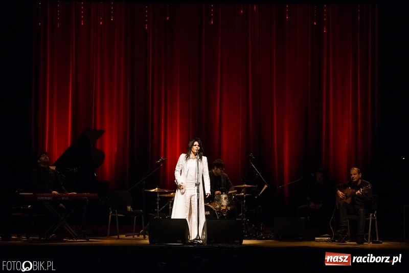 Zdjęcie w galerii na portalu naszraciborz.pl: Magiczny głos Yasmin Levy zabrzmiał w Raciborskim Centrum Kultury wiadomości z regionu