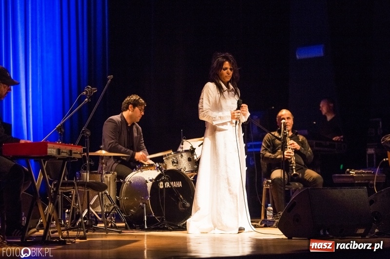 Zdjęcie w galerii na portalu naszraciborz.pl: Magiczny głos Yasmin Levy zabrzmiał w Raciborskim Centrum Kultury wiadomości z regionu
