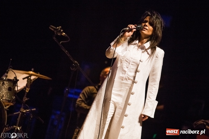 Zdjęcie w galerii na portalu naszraciborz.pl: Magiczny głos Yasmin Levy zabrzmiał w Raciborskim Centrum Kultury wiadomości z regionu