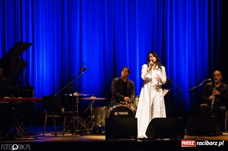 Zdjęcie w galerii na portalu naszraciborz.pl: Magiczny głos Yasmin Levy zabrzmiał w Raciborskim Centrum Kultury wiadomości z regionu