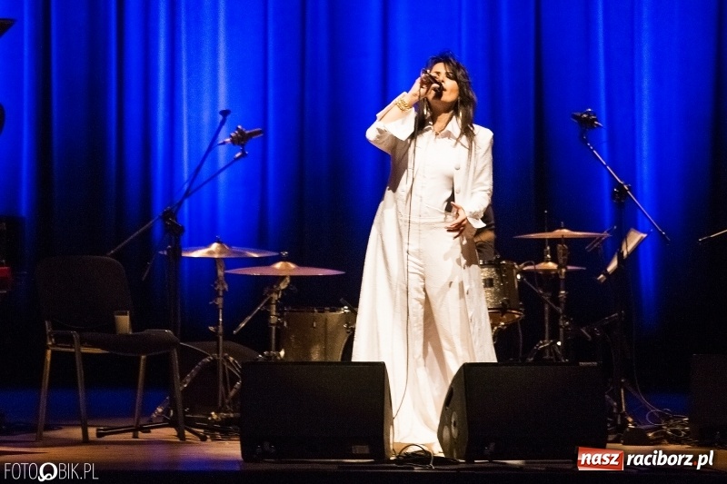 Zdjęcie w galerii na portalu naszraciborz.pl: Magiczny głos Yasmin Levy zabrzmiał w Raciborskim Centrum Kultury wiadomości z regionu