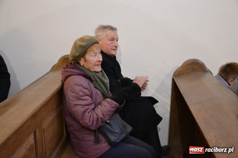 Zdjęcie w galerii na portalu naszraciborz.pl: Chór żeński VIVO zaśpiewał w kaplicy zamkowej  wiadomości z regionu