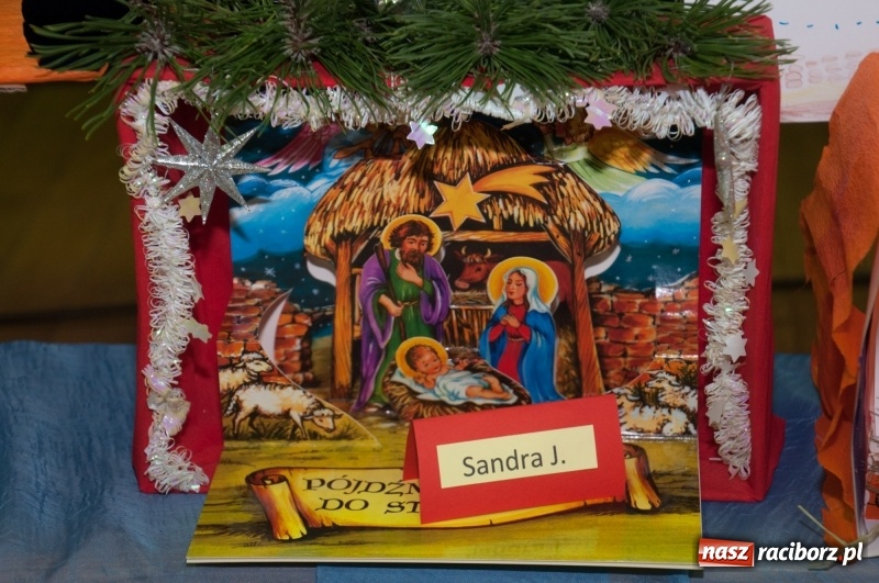 Zdjęcie w galerii na portalu naszraciborz.pl: Śpiewajmy i grajmy Dzieciątku – bożonarodzeniowy kiermasz w szkole w Sudole wiadomości z regionu