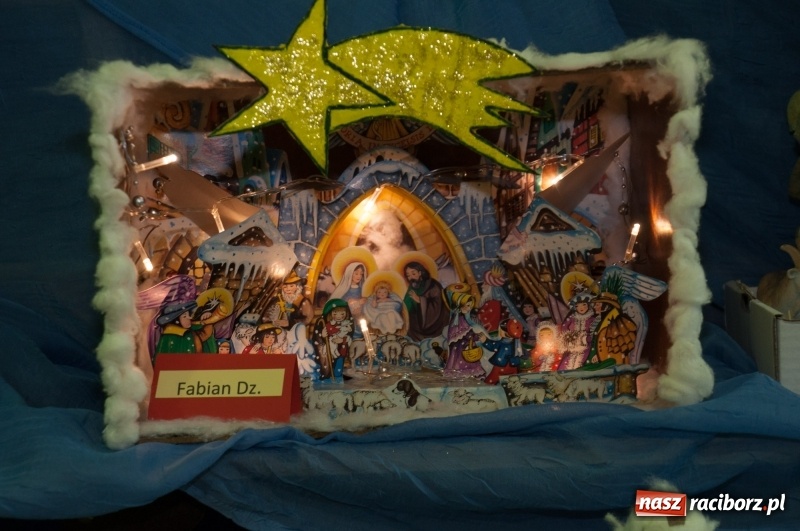 Zdjęcie w galerii na portalu naszraciborz.pl: Śpiewajmy i grajmy Dzieciątku – bożonarodzeniowy kiermasz w szkole w Sudole wiadomości z regionu