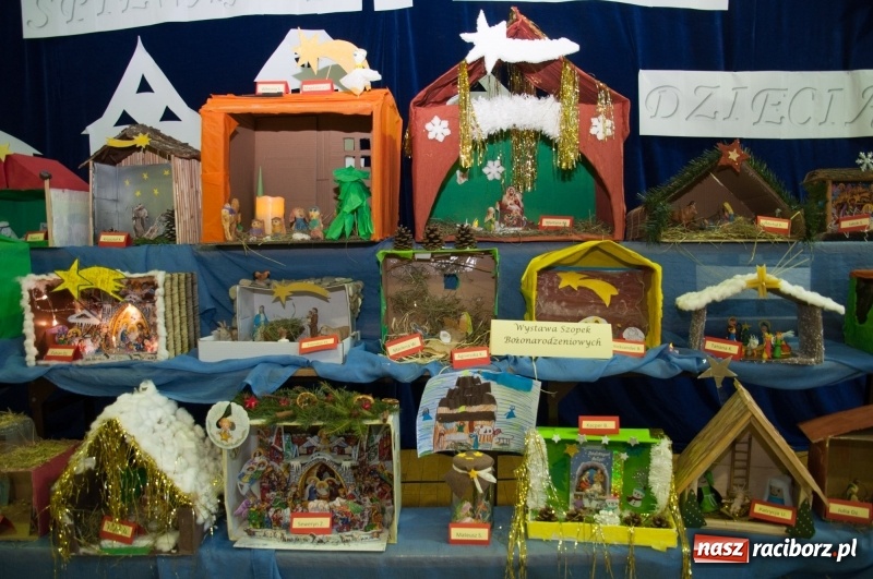 Zdjęcie w galerii na portalu naszraciborz.pl: Śpiewajmy i grajmy Dzieciątku – bożonarodzeniowy kiermasz w szkole w Sudole wiadomości z regionu