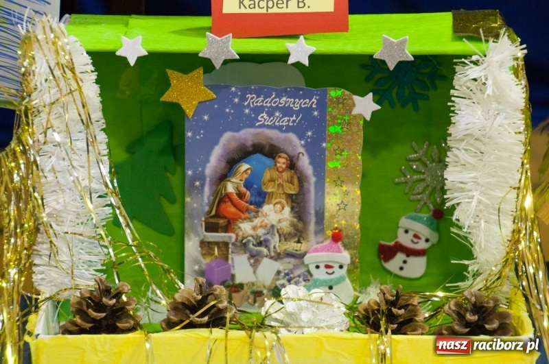 Zdjęcie w galerii na portalu naszraciborz.pl: Śpiewajmy i grajmy Dzieciątku – bożonarodzeniowy kiermasz w szkole w Sudole wiadomości z regionu