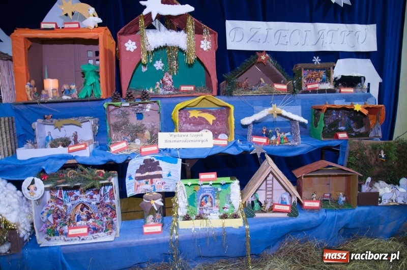 Zdjęcie w galerii na portalu naszraciborz.pl: Śpiewajmy i grajmy Dzieciątku – bożonarodzeniowy kiermasz w szkole w Sudole wiadomości z regionu