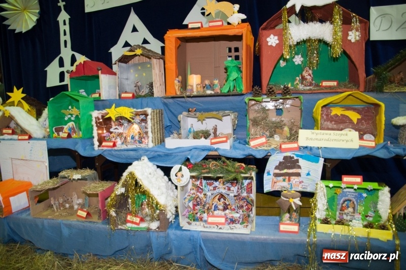 Zdjęcie w galerii na portalu naszraciborz.pl: Śpiewajmy i grajmy Dzieciątku – bożonarodzeniowy kiermasz w szkole w Sudole wiadomości z regionu