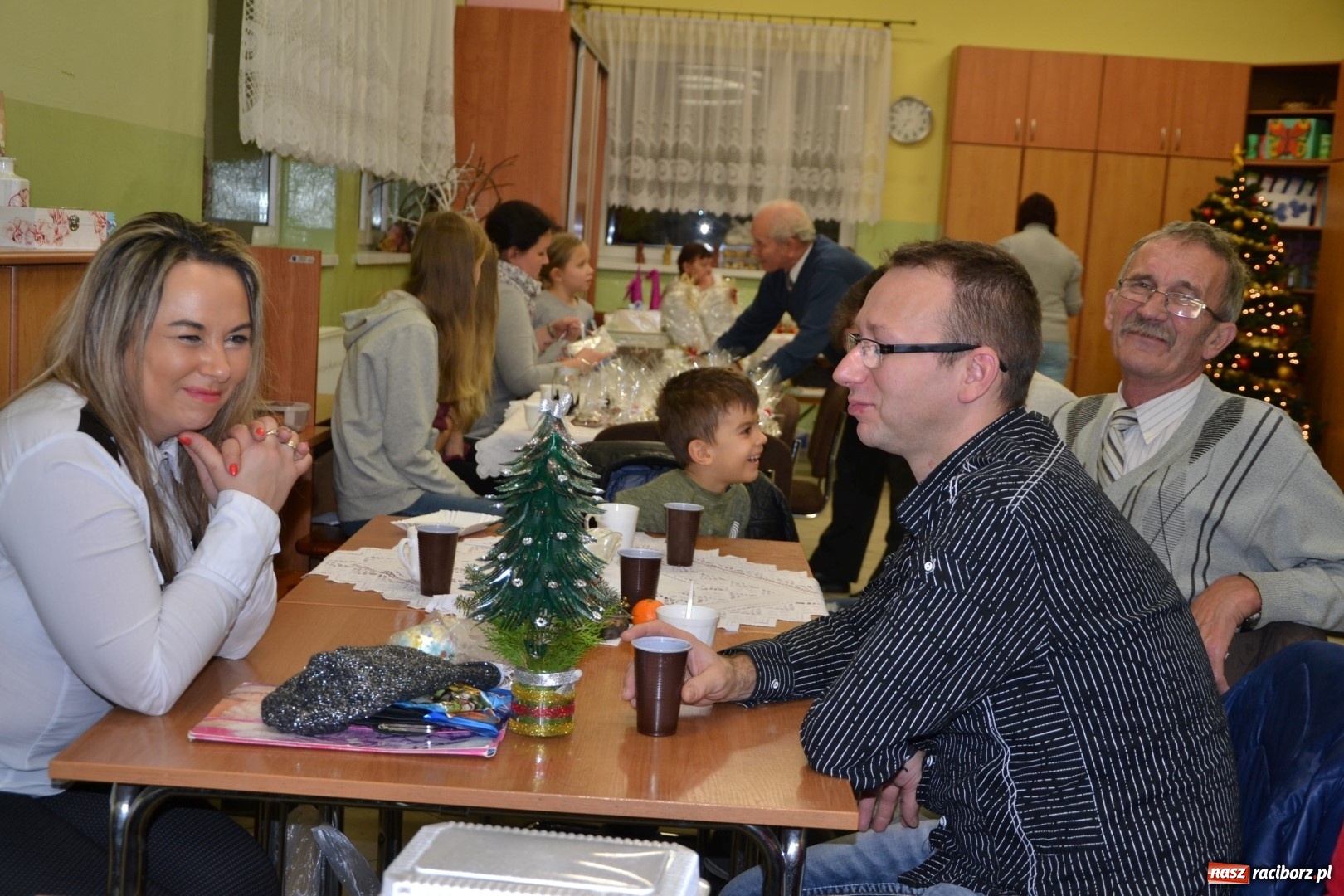 Zdjęcie w galerii na portalu naszraciborz.pl: Kiermasz przedświąteczny w Chałupkach wiadomości z regionu