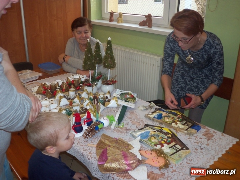 Zdjęcie w galerii na portalu naszraciborz.pl: Kiermasz przedświąteczny w Chałupkach wiadomości z regionu
