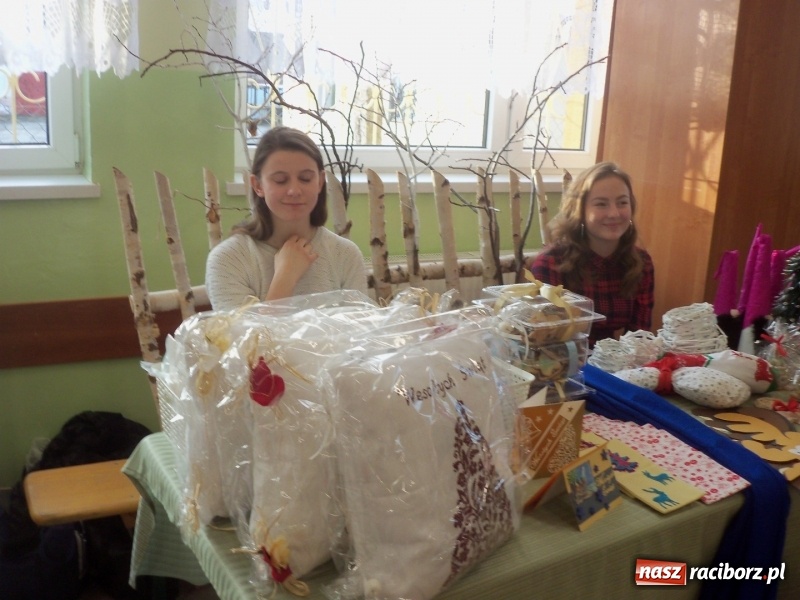 Zdjęcie w galerii na portalu naszraciborz.pl: Kiermasz przedświąteczny w Chałupkach wiadomości z regionu