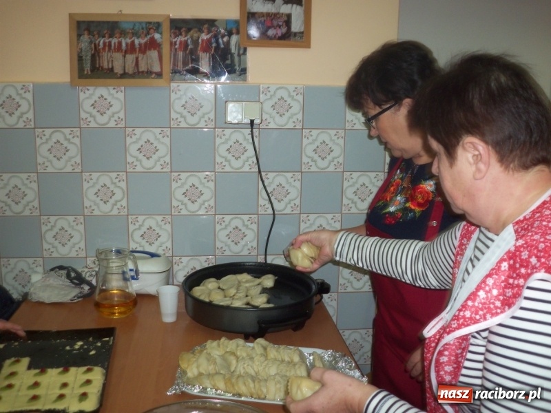 Zdjęcie w galerii na portalu naszraciborz.pl: Kiermasz przedświąteczny w Chałupkach wiadomości z regionu