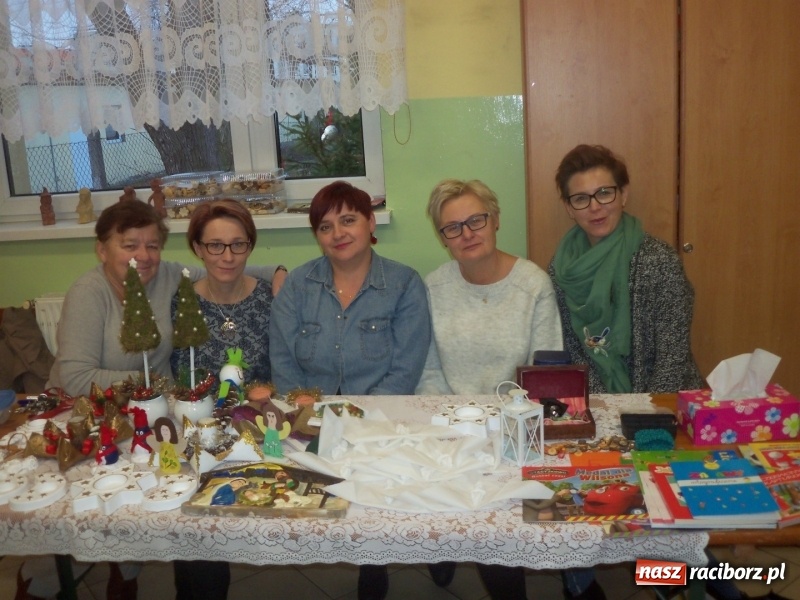 Zdjęcie w galerii na portalu naszraciborz.pl: Kiermasz przedświąteczny w Chałupkach wiadomości z regionu