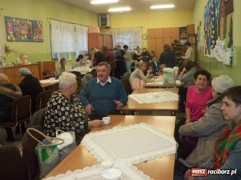 Zdjęcie w galerii na portalu naszraciborz.pl: Kiermasz przedświąteczny w Chałupkach wiadomości z regionu