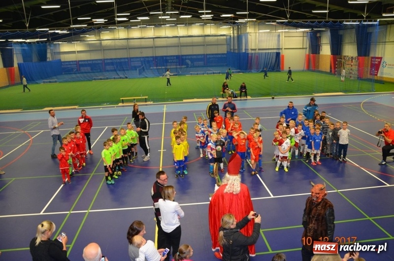 Zdjęcie w galerii na portalu naszraciborz.pl: Mikołajkowy turniej w Bohuminie wiadomości z regionu