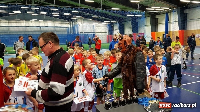 Zdjęcie w galerii na portalu naszraciborz.pl: Mikołajkowy turniej w Bohuminie wiadomości z regionu