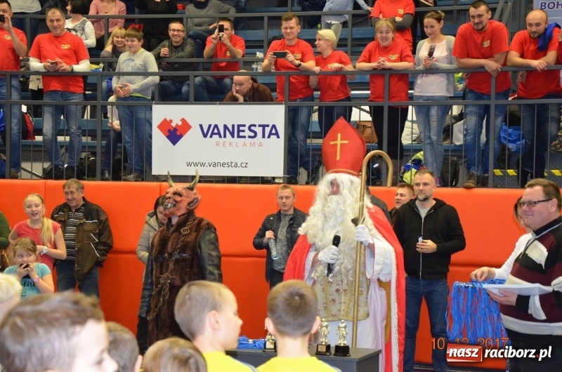 Zdjęcie w galerii na portalu naszraciborz.pl: Mikołajkowy turniej w Bohuminie wiadomości z regionu