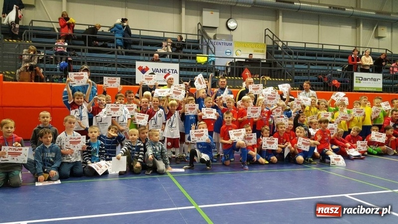 Zdjęcie w galerii na portalu naszraciborz.pl: Mikołajkowy turniej w Bohuminie wiadomości z regionu