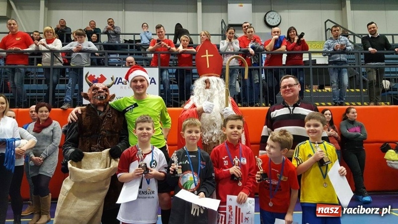 Zdjęcie w galerii na portalu naszraciborz.pl: Mikołajkowy turniej w Bohuminie wiadomości z regionu