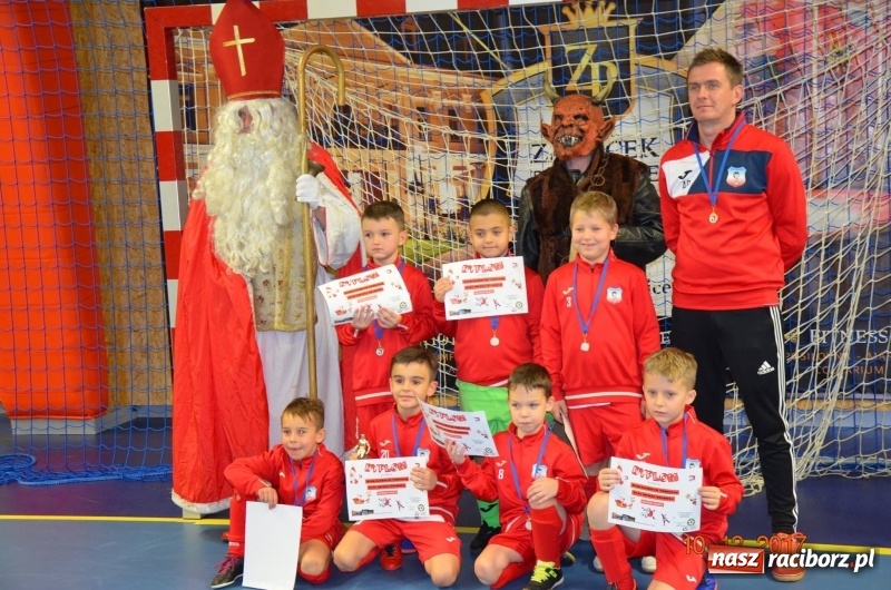 Zdjęcie w galerii na portalu naszraciborz.pl: Mikołajkowy turniej w Bohuminie wiadomości z regionu