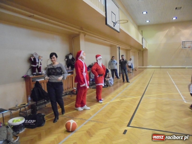 Zdjęcie w galerii na portalu naszraciborz.pl: Mikołaj u tenisistów TKKF Rafako wiadomości z regionu