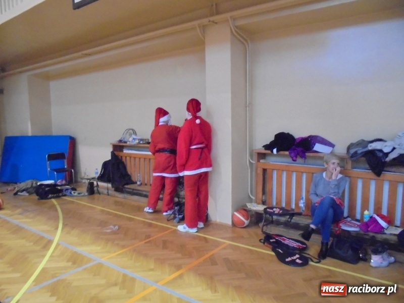 Zdjęcie w galerii na portalu naszraciborz.pl: Mikołaj u tenisistów TKKF Rafako wiadomości z regionu