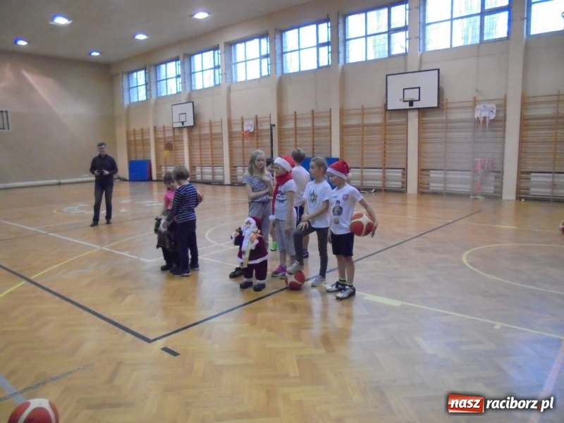 Zdjęcie w galerii na portalu naszraciborz.pl: Mikołaj u tenisistów TKKF Rafako wiadomości z regionu