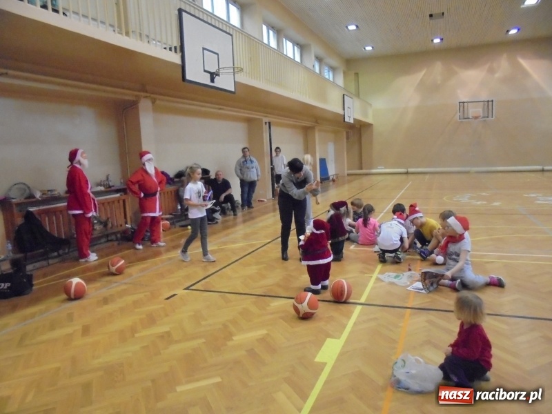 Zdjęcie w galerii na portalu naszraciborz.pl: Mikołaj u tenisistów TKKF Rafako wiadomości z regionu