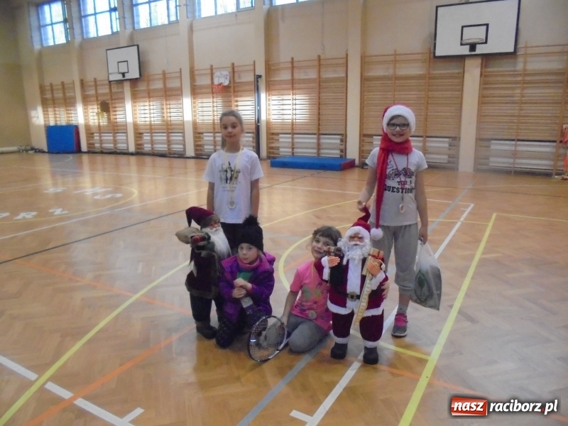 Zdjęcie w galerii na portalu naszraciborz.pl: Mikołaj u tenisistów TKKF Rafako wiadomości z regionu