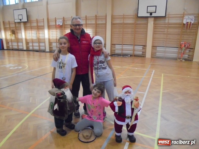 Zdjęcie w galerii na portalu naszraciborz.pl: Mikołaj u tenisistów TKKF Rafako wiadomości z regionu