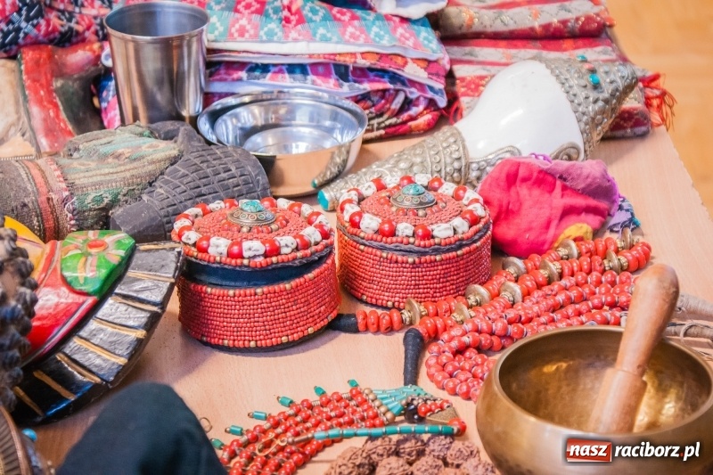 Zdjęcie w galerii na portalu naszraciborz.pl: Maciej Pastwa podziękował uczniom SP1 za pomoc w budowie szkoły w Nepalu wiadomości z regionu