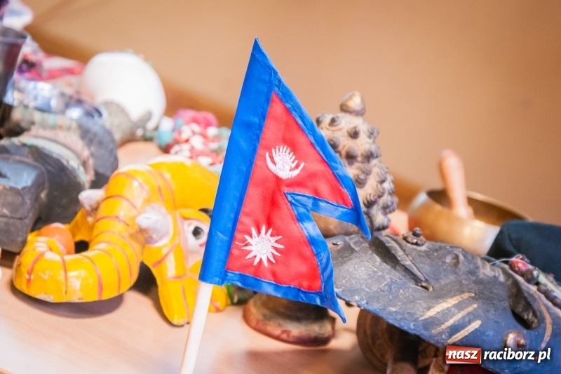 Zdjęcie w galerii na portalu naszraciborz.pl: Maciej Pastwa podziękował uczniom SP1 za pomoc w budowie szkoły w Nepalu wiadomości z regionu