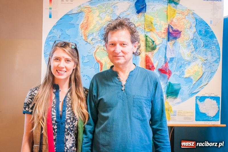 Zdjęcie w galerii na portalu naszraciborz.pl: Maciej Pastwa podziękował uczniom SP1 za pomoc w budowie szkoły w Nepalu wiadomości z regionu