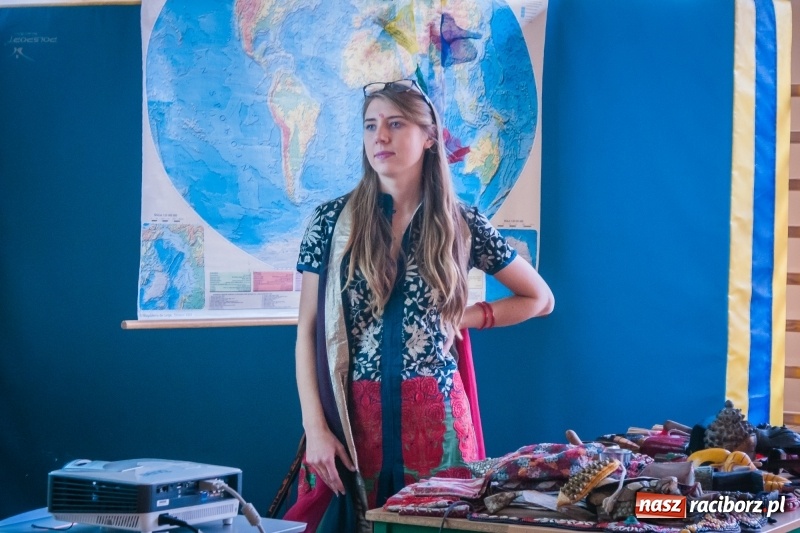 Zdjęcie w galerii na portalu naszraciborz.pl: Maciej Pastwa podziękował uczniom SP1 za pomoc w budowie szkoły w Nepalu wiadomości z regionu