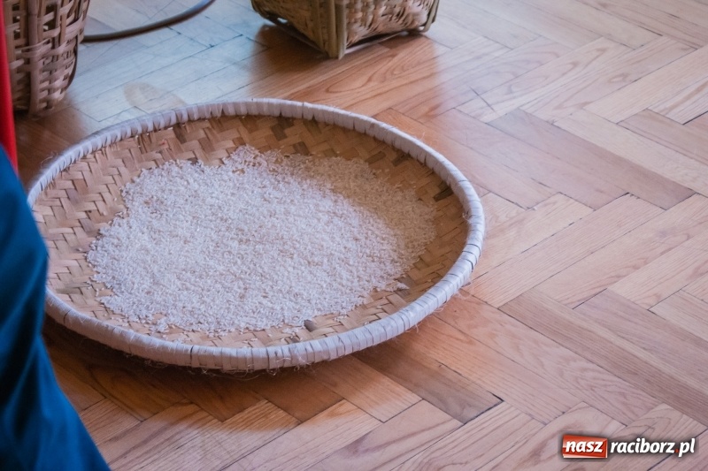 Zdjęcie w galerii na portalu naszraciborz.pl: Maciej Pastwa podziękował uczniom SP1 za pomoc w budowie szkoły w Nepalu wiadomości z regionu