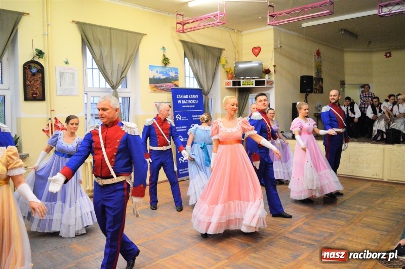 Zdjęcie w galerii na portalu naszraciborz.pl: Koncerty dla wykluczonych przez chorobę, starość, zamknięcie wiadomości z regionu