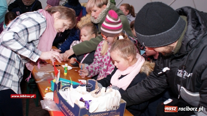 Zdjęcie w galerii na portalu naszraciborz.pl: Mikołajkowa zabawa z biblioteką wiadomości z regionu