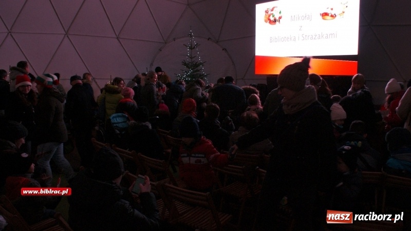 Zdjęcie w galerii na portalu naszraciborz.pl: Mikołajkowa zabawa z biblioteką wiadomości z regionu