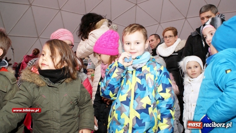 Zdjęcie w galerii na portalu naszraciborz.pl: Mikołajkowa zabawa z biblioteką wiadomości z regionu