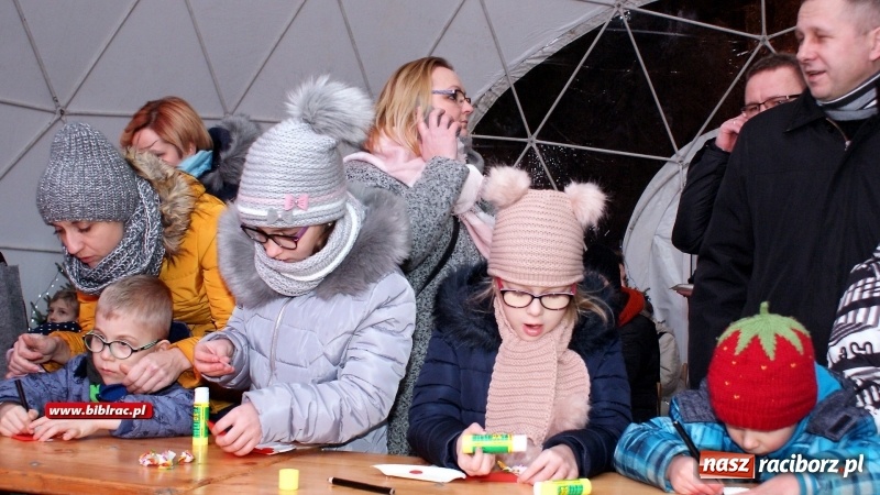 Zdjęcie w galerii na portalu naszraciborz.pl: Mikołajkowa zabawa z biblioteką wiadomości z regionu