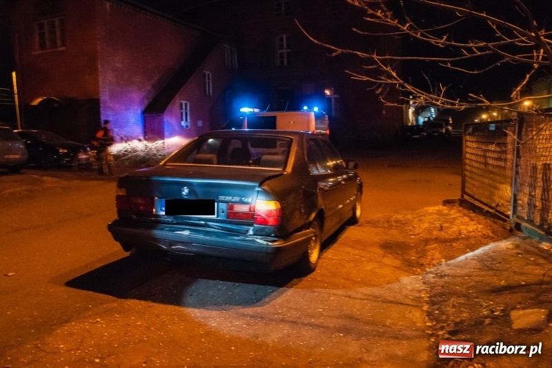 Zdjęcie w galerii na portalu naszraciborz.pl: Kolizja na Kolejowej. Nie zachowała bezpiecznej odległości i wjechała w tył BMW wiadomości z regionu