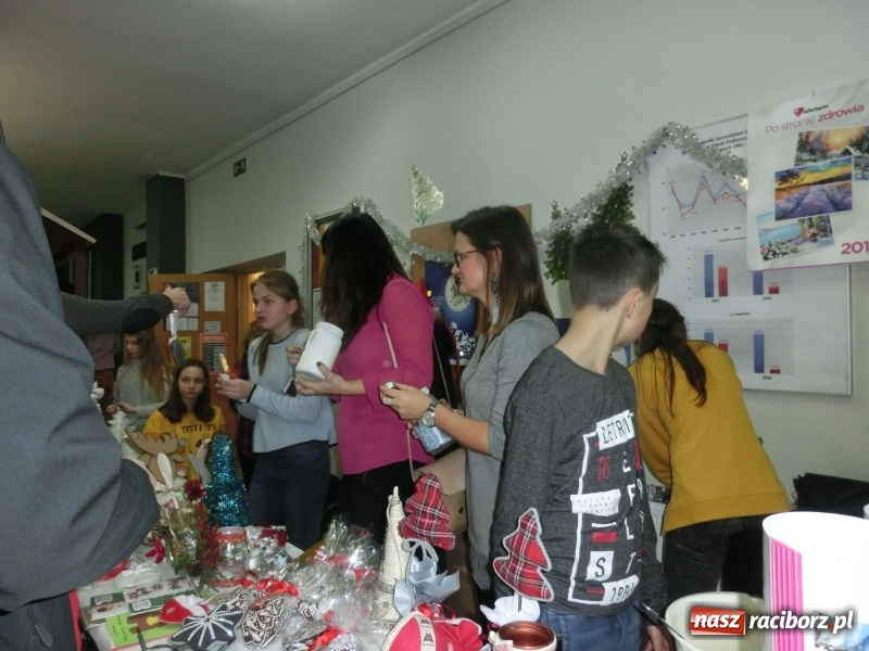 Zdjęcie w galerii na portalu naszraciborz.pl: Gwarno i świątecznie na Ostrogu wiadomości z regionu